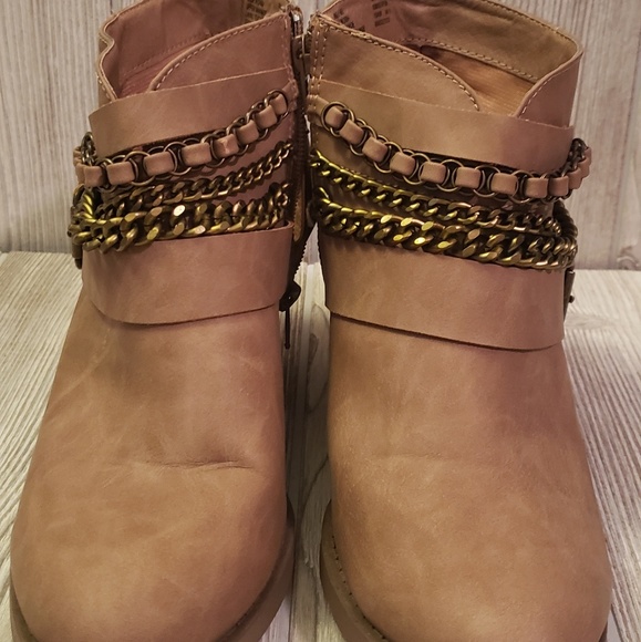 Chained Booties - Picture 2 of 2